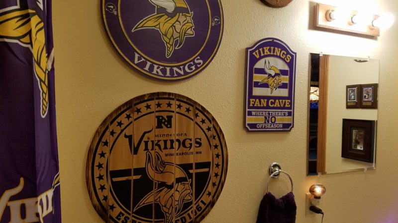 Vikings Man Cave - Bathroom